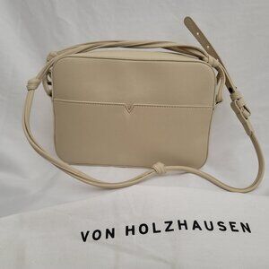 Von Holzhausen - Zippered Crossbody - Oat (Vegan Leather)